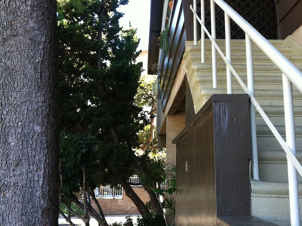 Entrance to upstairs units