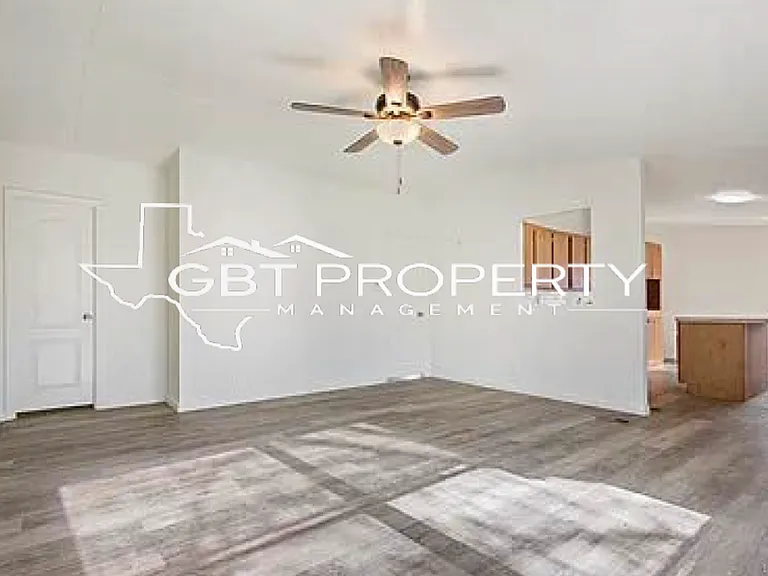 1615 Crockett St — Photo 3
