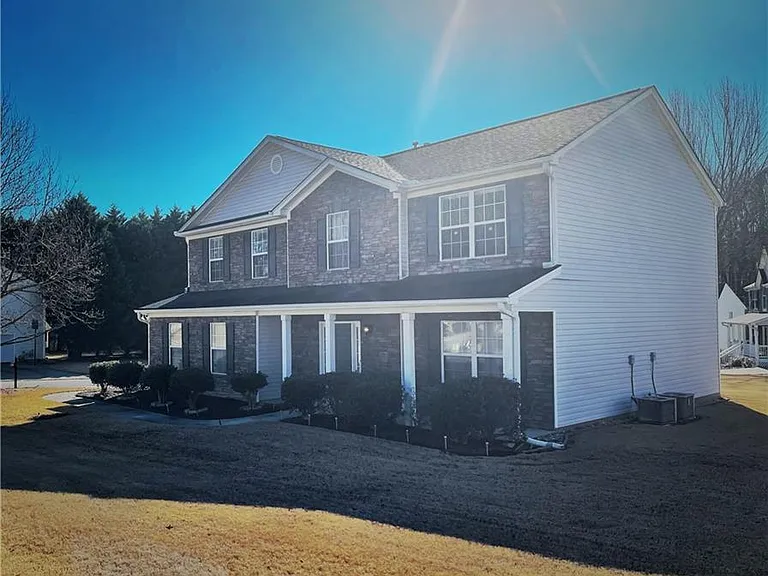 3368 Hill Pond Dr — Photo 1
