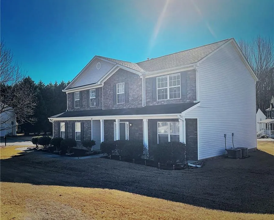 3368 Hill Pond Dr
