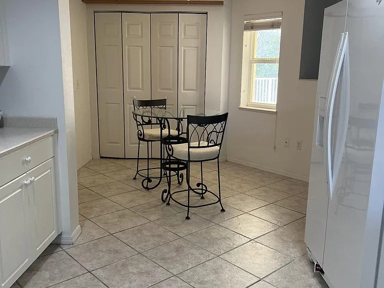 8921 Lake Dr #304 — Photo 16