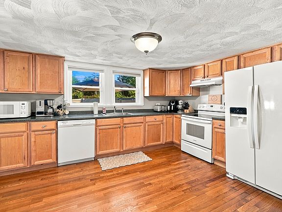 3rd image of 10-12 Harkaway Rd #10
