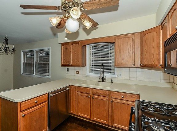 4th image of 5845 S Newland Ave