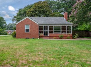 1431 Hawthorne Dr, Chesapeake, VA 23325