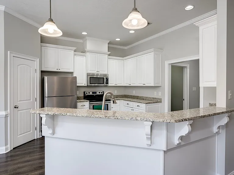 812 Paisley Ln — Photo 8