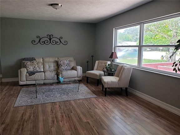 4th image of 12724 Buckhorn Dr
