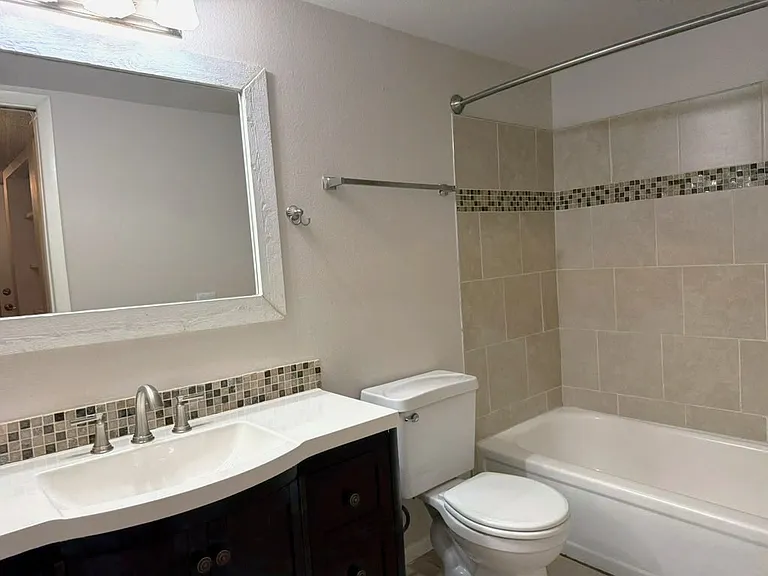 6470 S Dayton St — Photo 7
