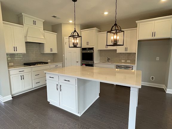 3rd image of 404 Telavera Dr Lot 181