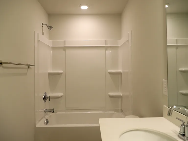 Bathroom 2 shower tub