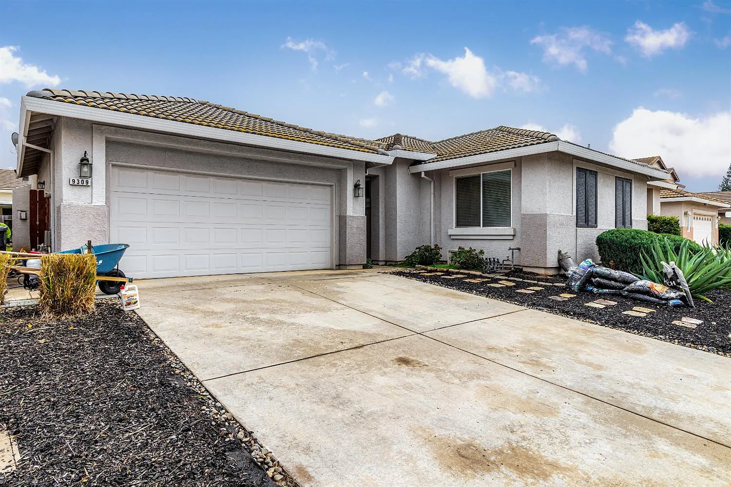 9309 Fox Springs Way photo 1
