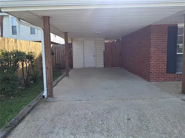 3 bed, 2.0 bath, 1200 sqft, $1,800 — Photo 4