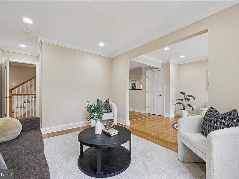 4902 Derussey Pkwy — Photo 7