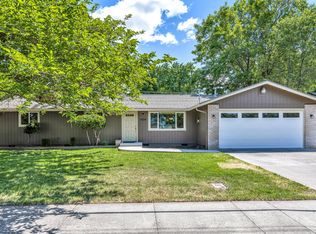 1524 Corona Ave, Medford, OR 97504