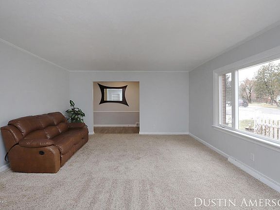 5th image of 825 Northwood St NE