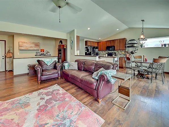 1668 9th St NW, Cedar Rapids, IA 52405