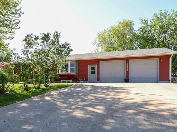 1268 Lokhorst St, Baldwin, WI 54002