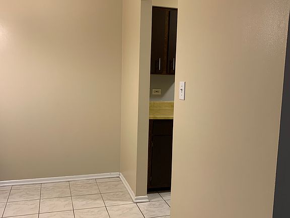 5th image of 18340 Glen Oak Ave APT 3H
