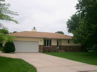 4344 Manchester Rd, Grand Island, NE 68803