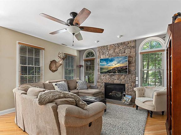 2nd image of 7 Southern Shore Dr