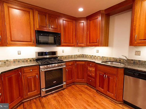 5th image of 2168 N Brandywine St