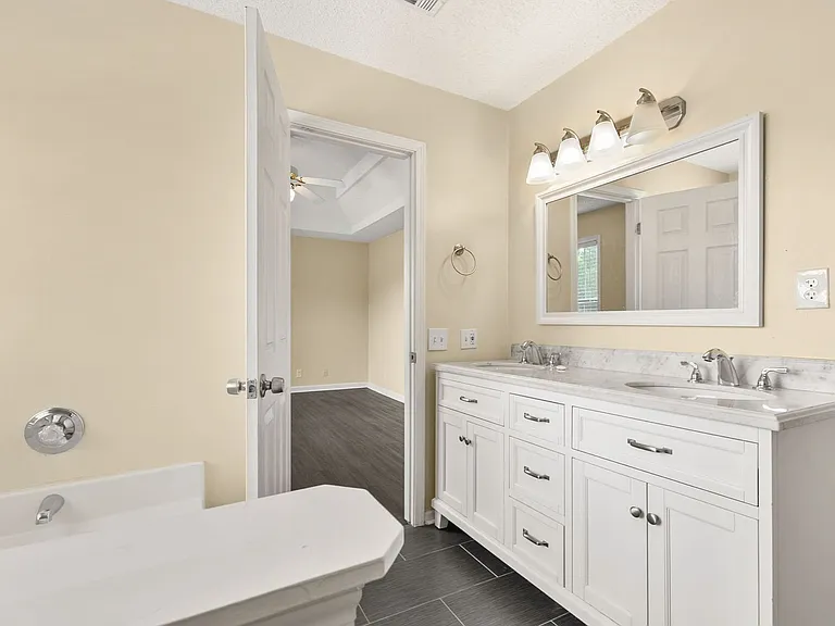 7187 Williams Rd — Photo 17