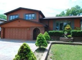 283 Dulles Rd, Des Plaines, IL 60016