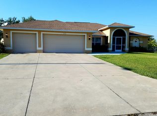 1421 NE 1st Ter, Cape Coral, FL 33909