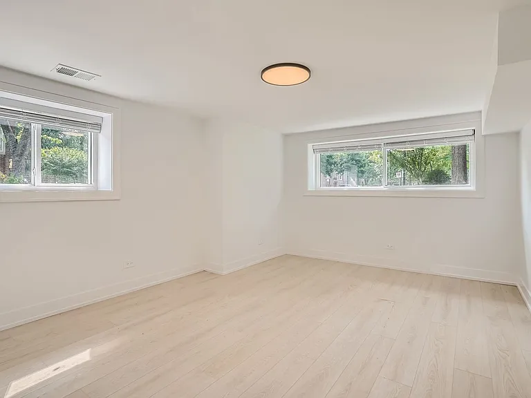 2602 N Springfield Ave #1 — Photo 15