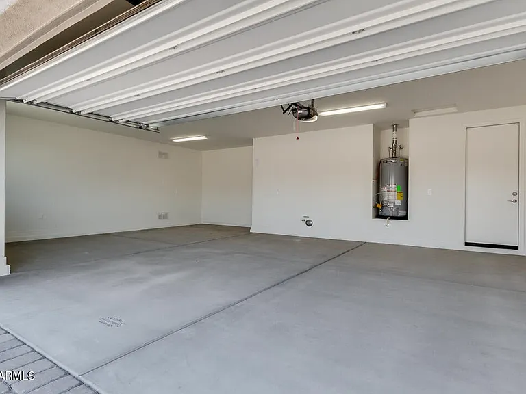 1674 N Hester Trl — Photo 9