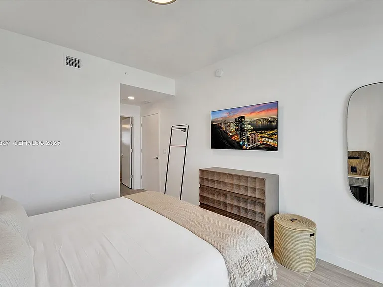 580 72nd St #1712 — Photo 26