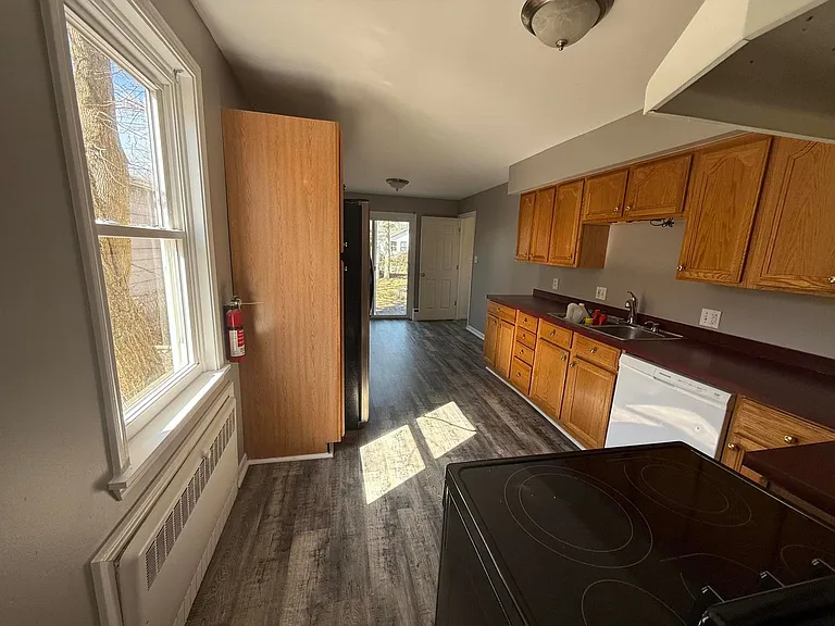 633 Bagley Ave — Photo 9