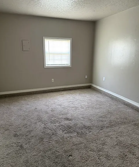401 Saturn St — Photo 4