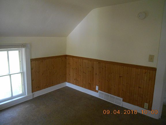 5th image of 416 W 5th St