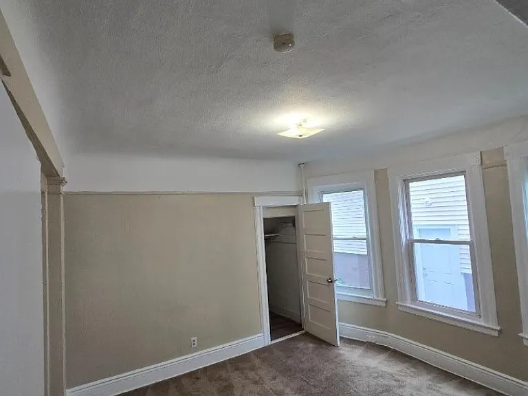 314 William St — Photo 14