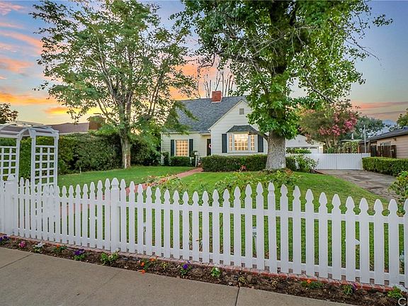 4th image of 333 E Deodar St