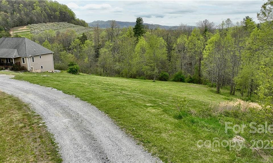 2nd image of 211 Hawke Crest Rd