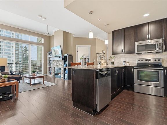 3rd image of 3192 Gladwin Rd #402