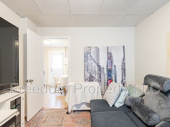 5th image of 27 Railroad Ave