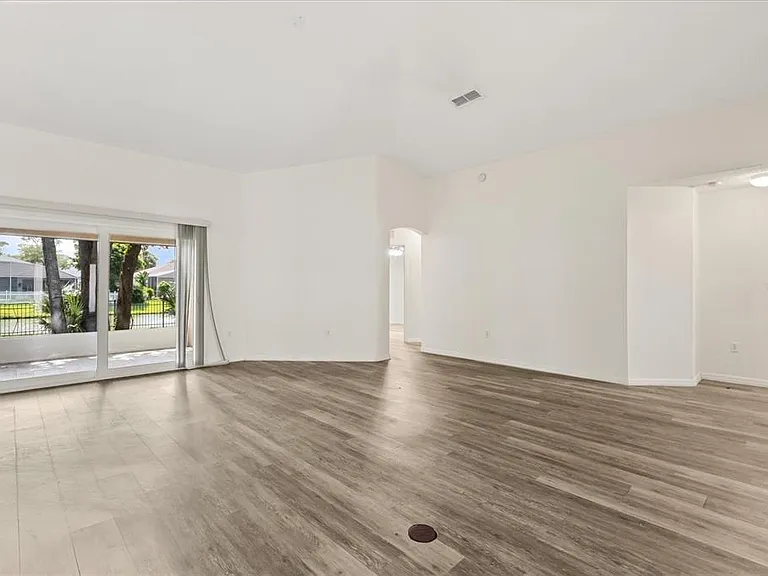 410 Central Mariners Dr — Photo 20
