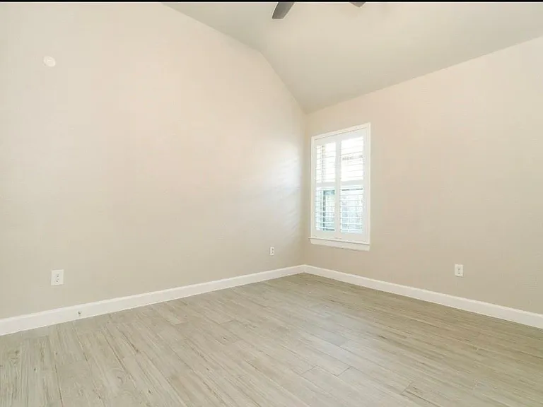 9615 Spring Ct — Photo 15