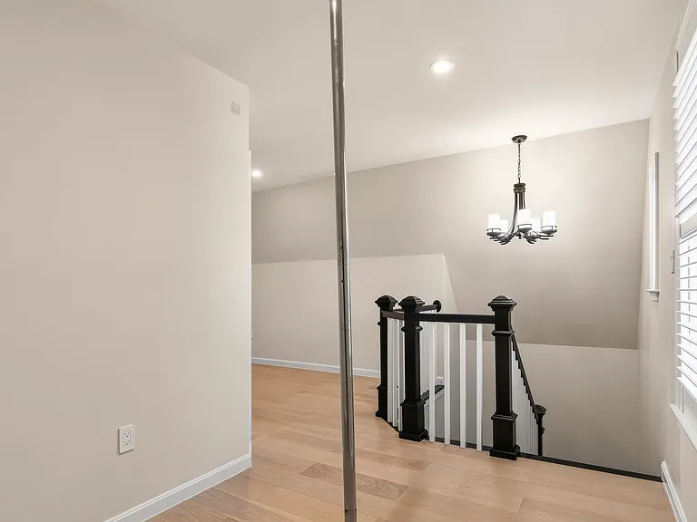 1303 Maple View Pl SE — Photo 17