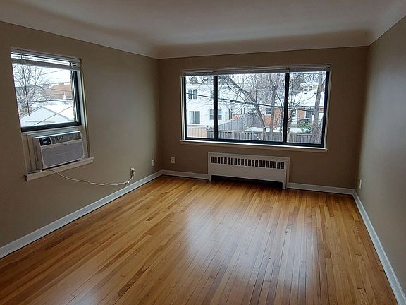 3rd image of 638-642 Snelling Ave S #638-1