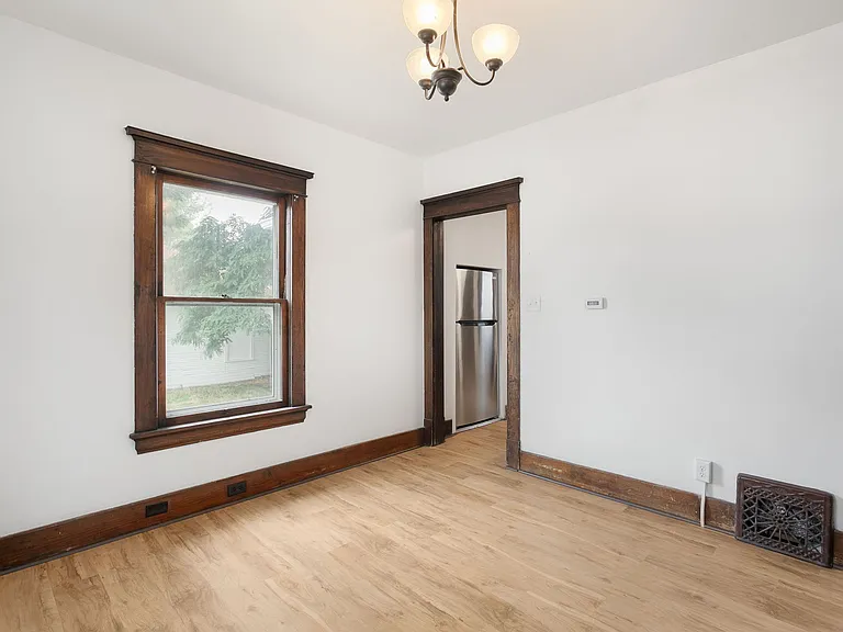 230 E Mishawaka Ave — Photo 10