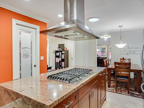 5th image of 43 Southlake Dr