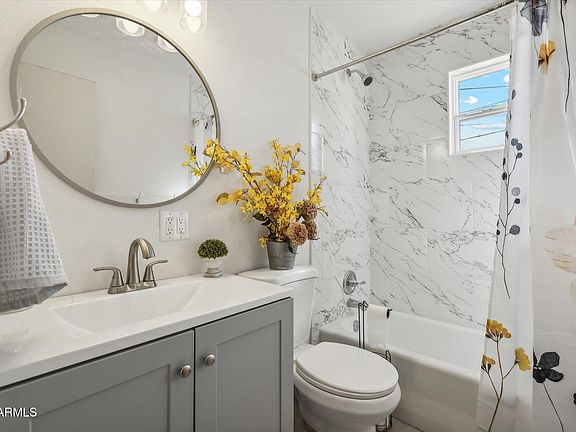 3rd image of 1761 E Sunland Avenue