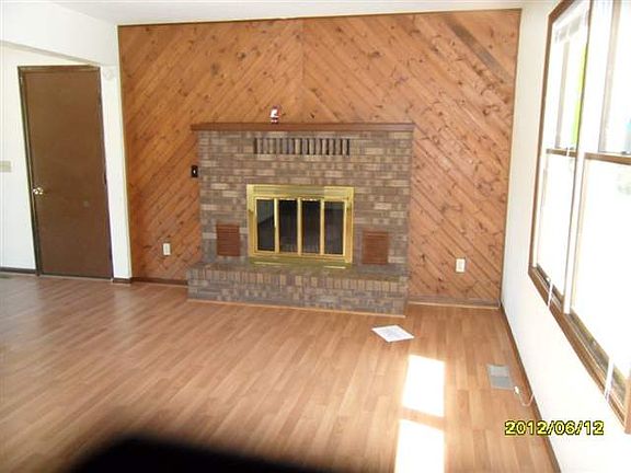 2nd image of 105 N Wheatland Dr
