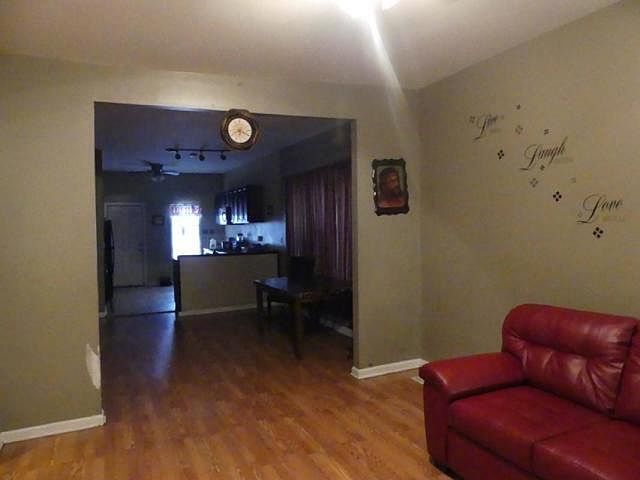 2nd image of 9145 S Woodlawn Ave #1
