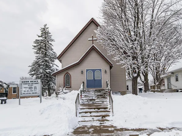 208 Main St N, Pine Island, MN 55963