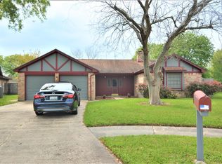15206 Bratten Ln, Webster, TX 77598
