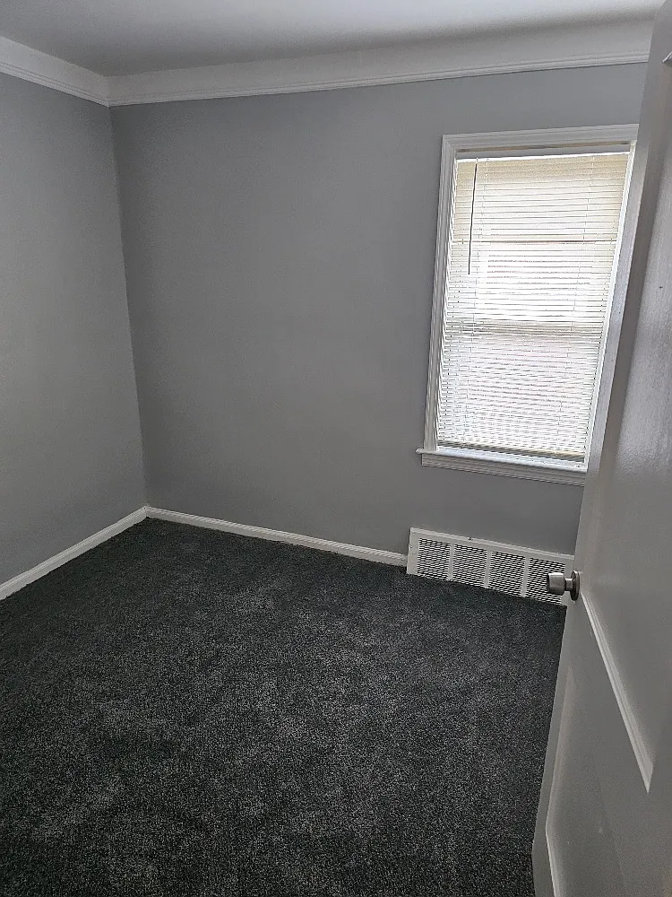 3 bed, 1.5 bath, 1100 sqft, $1,300 — Photo 3